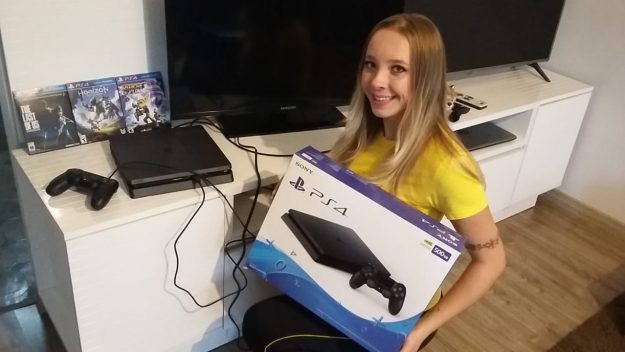 Jessica venceu o prêmio anual de 2018 - PlayStation 4